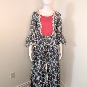 VINTAGE- 1960s/1970s Bell Sleeve Lace Dress